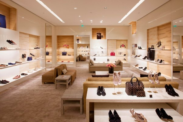 RFID tags combat counterfeiting in luxury goods