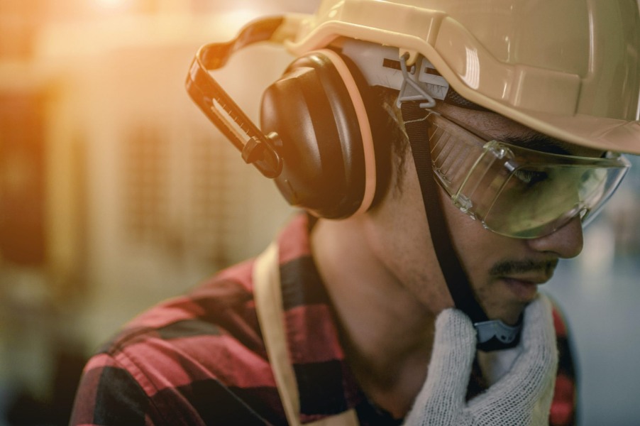 How IoT and RFID Combine for Smart PPE Tracking